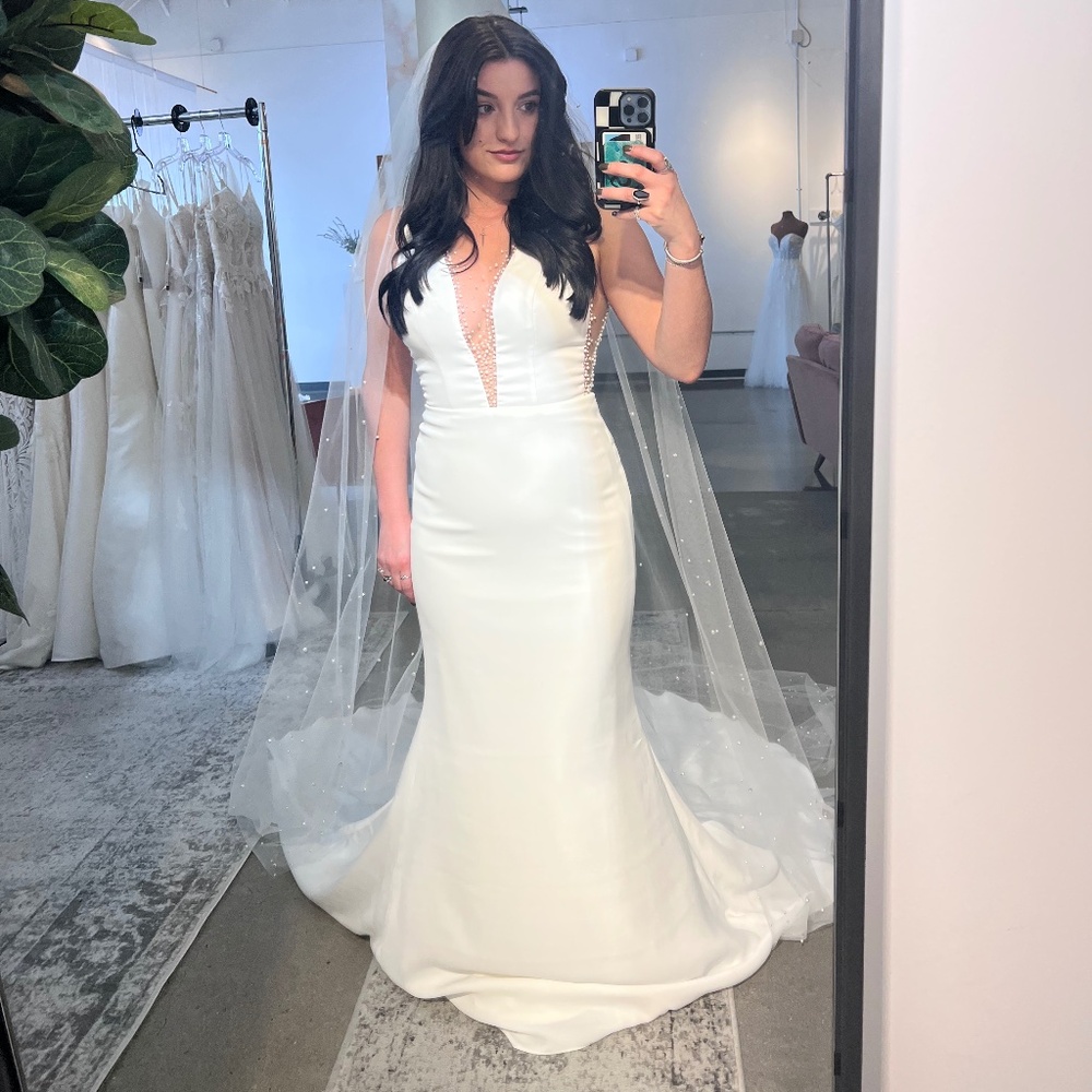 Unaltered, Never Worn Essence of Australia Gown D3763